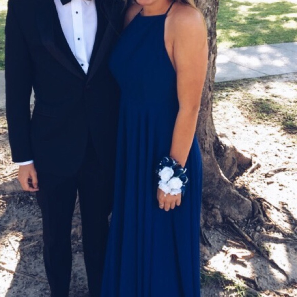 Lulu’s prom dress